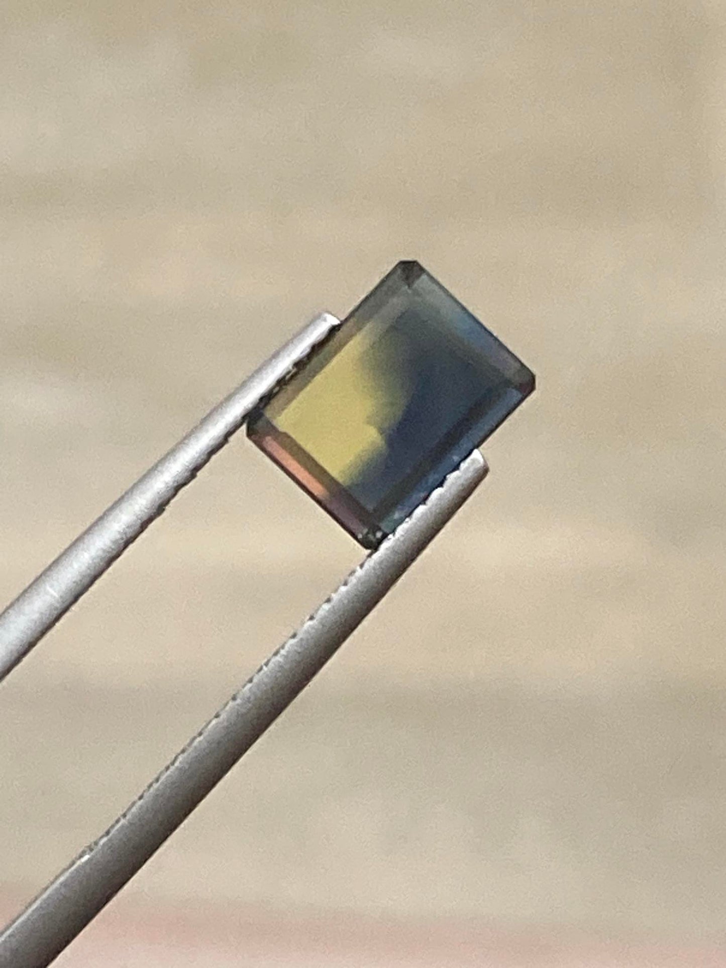 2.32ct window cut bi-colour Australian Sapphire yellow blue