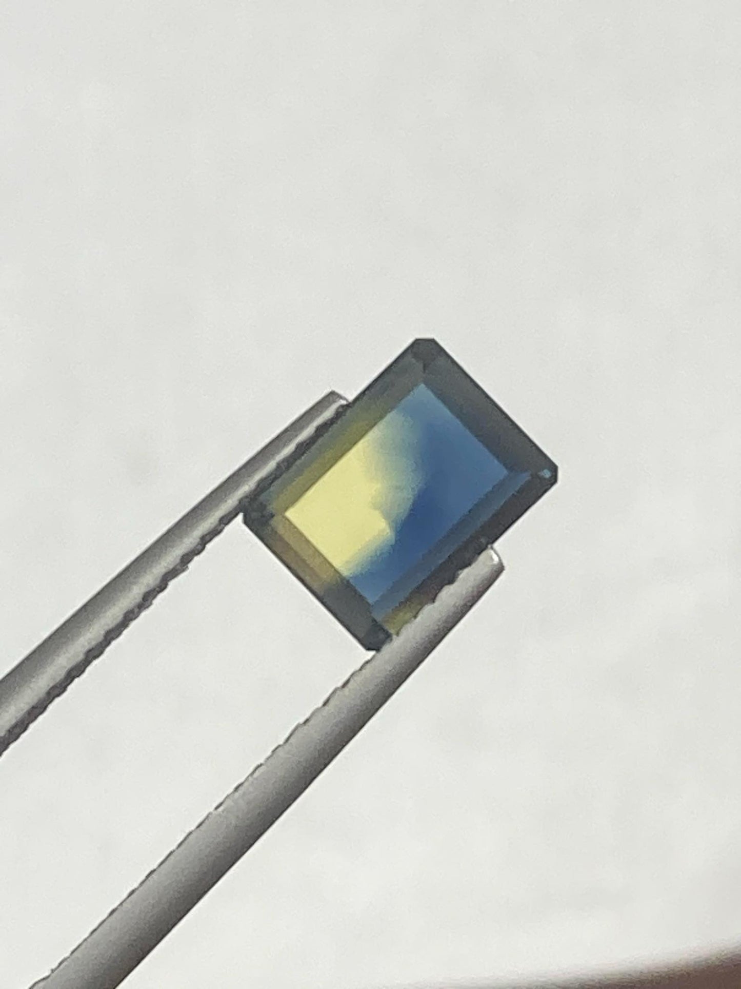 2.32ct window cut bi-colour Australian Sapphire yellow blue