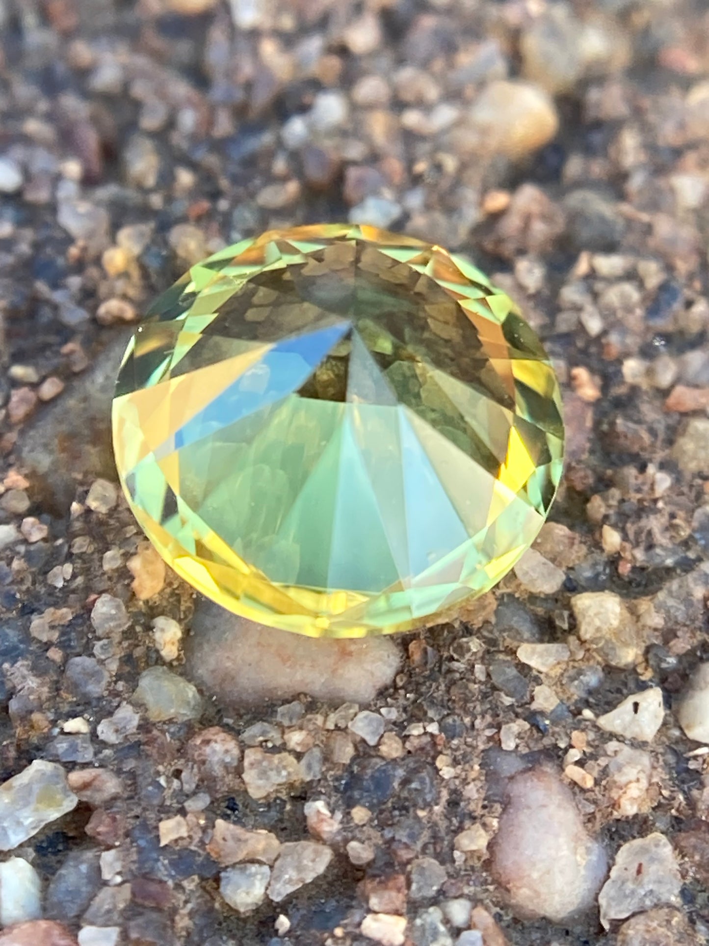 036- Yellow Parti Australian Sapphire 1.3ct ROUND CUT