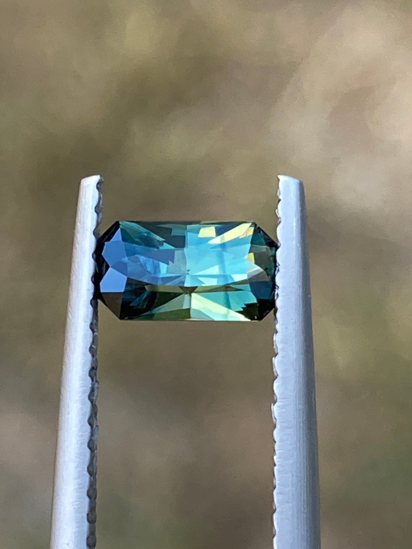 017- Green Parti Australian Sapphire 0.75ct RECTANGLE CUT