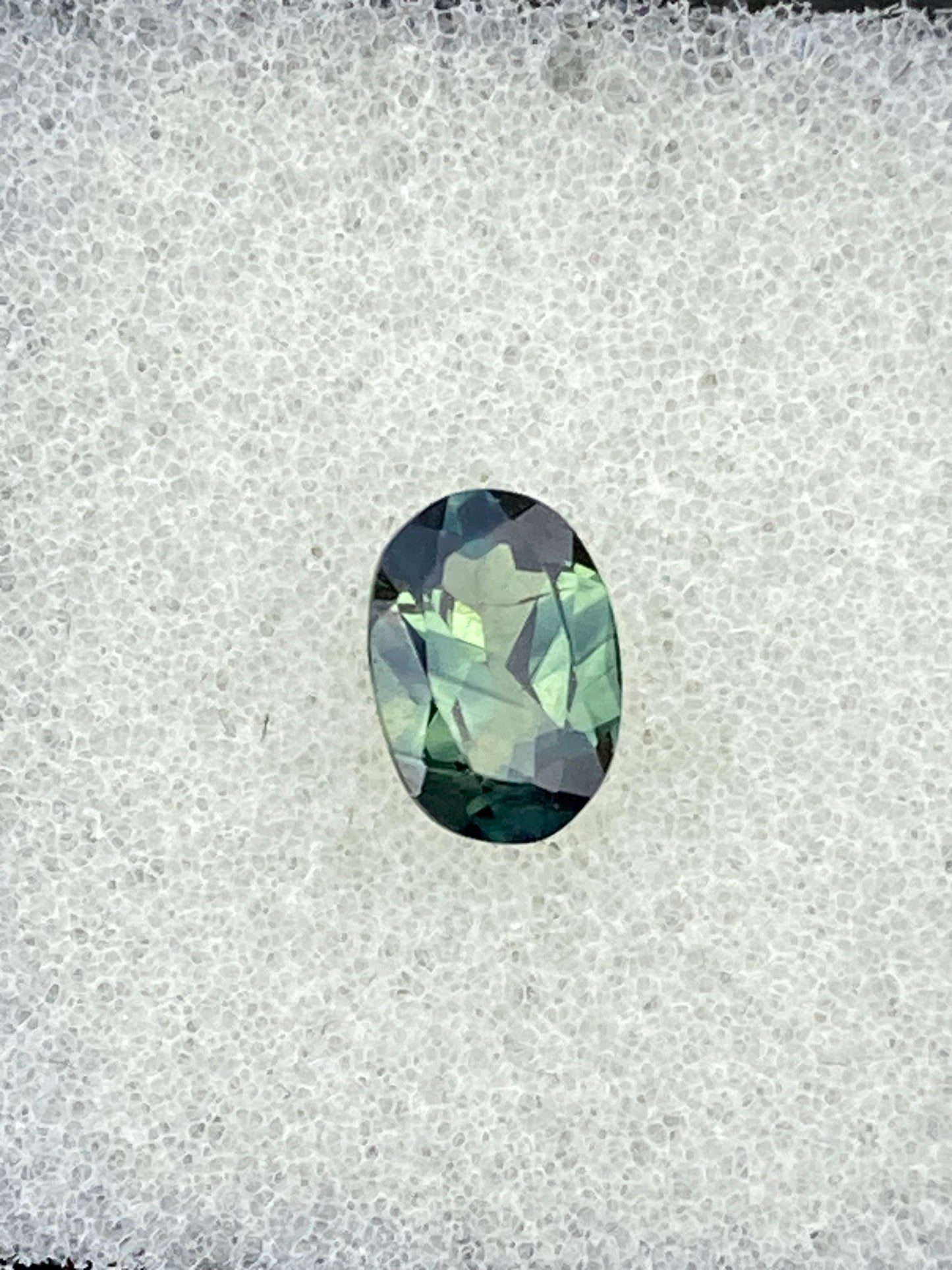 007- Australian Sapphire 0.9ct Green yellow parti OVAL CUT