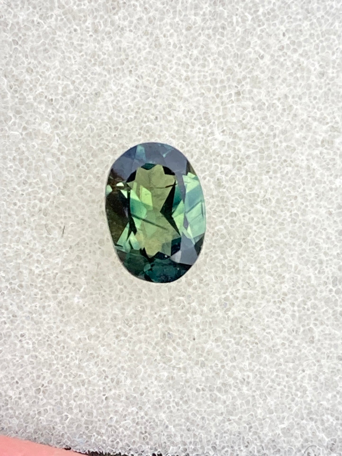 007- Australian Sapphire 0.9ct Green yellow parti OVAL CUT