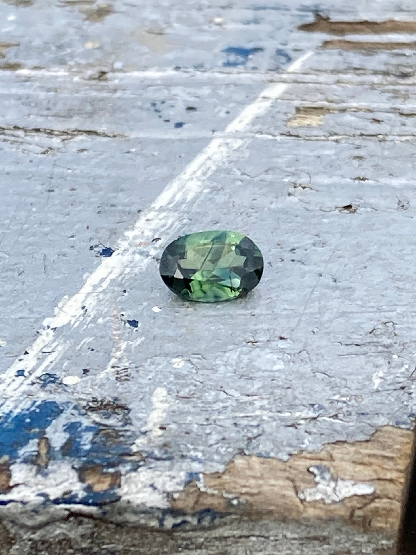 007- Australian Sapphire 0.9ct Green yellow parti OVAL CUT