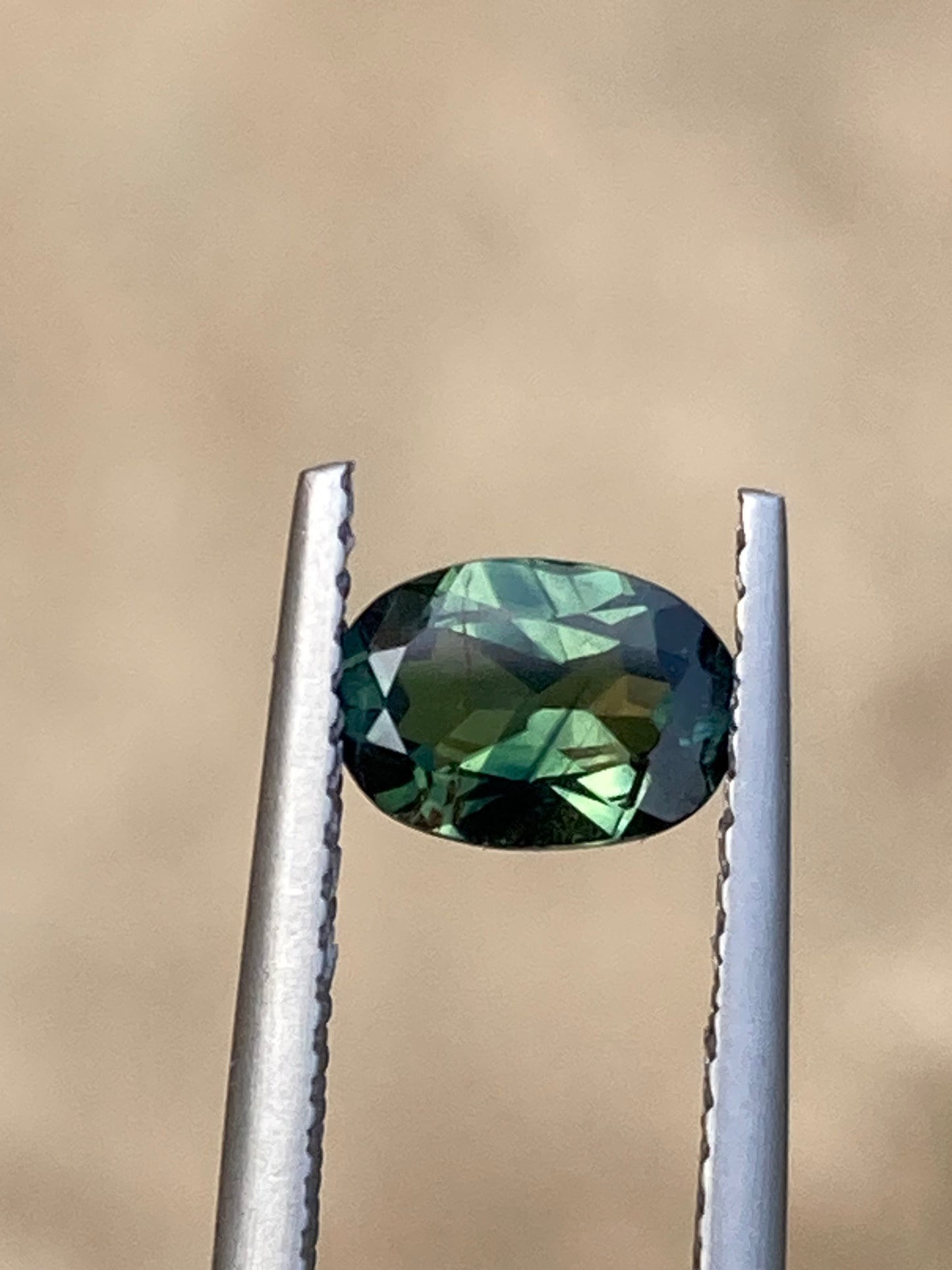 007- Australian Sapphire 0.9ct Green yellow parti OVAL CUT