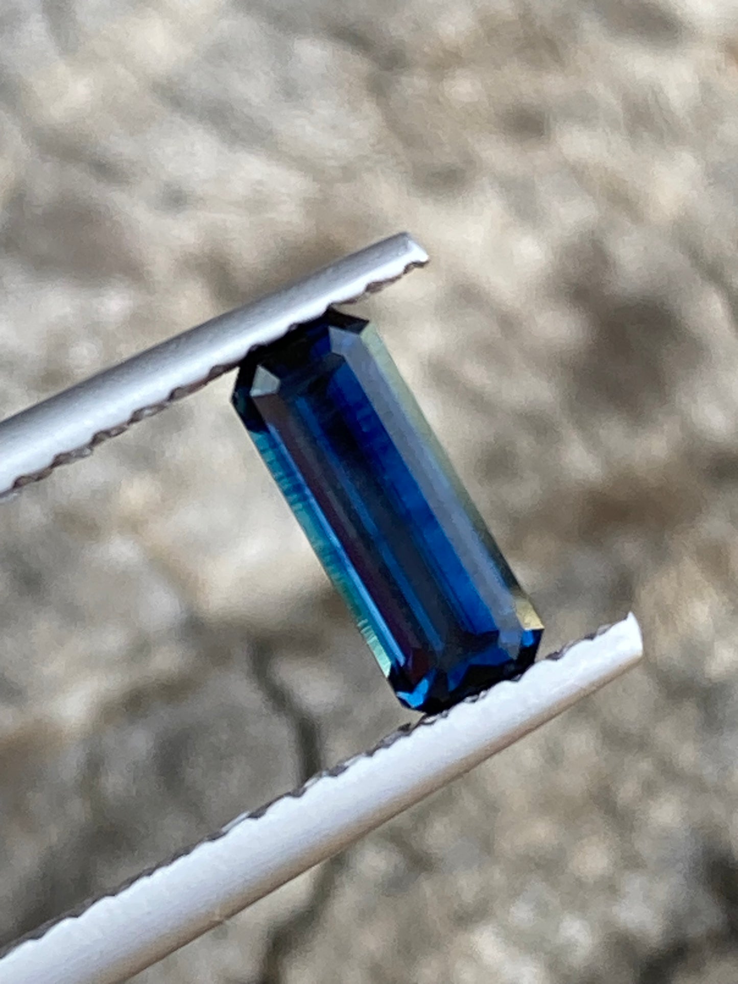 014- Dark Blue Australian Sapphire 0.83ct RECTANGLE CUT