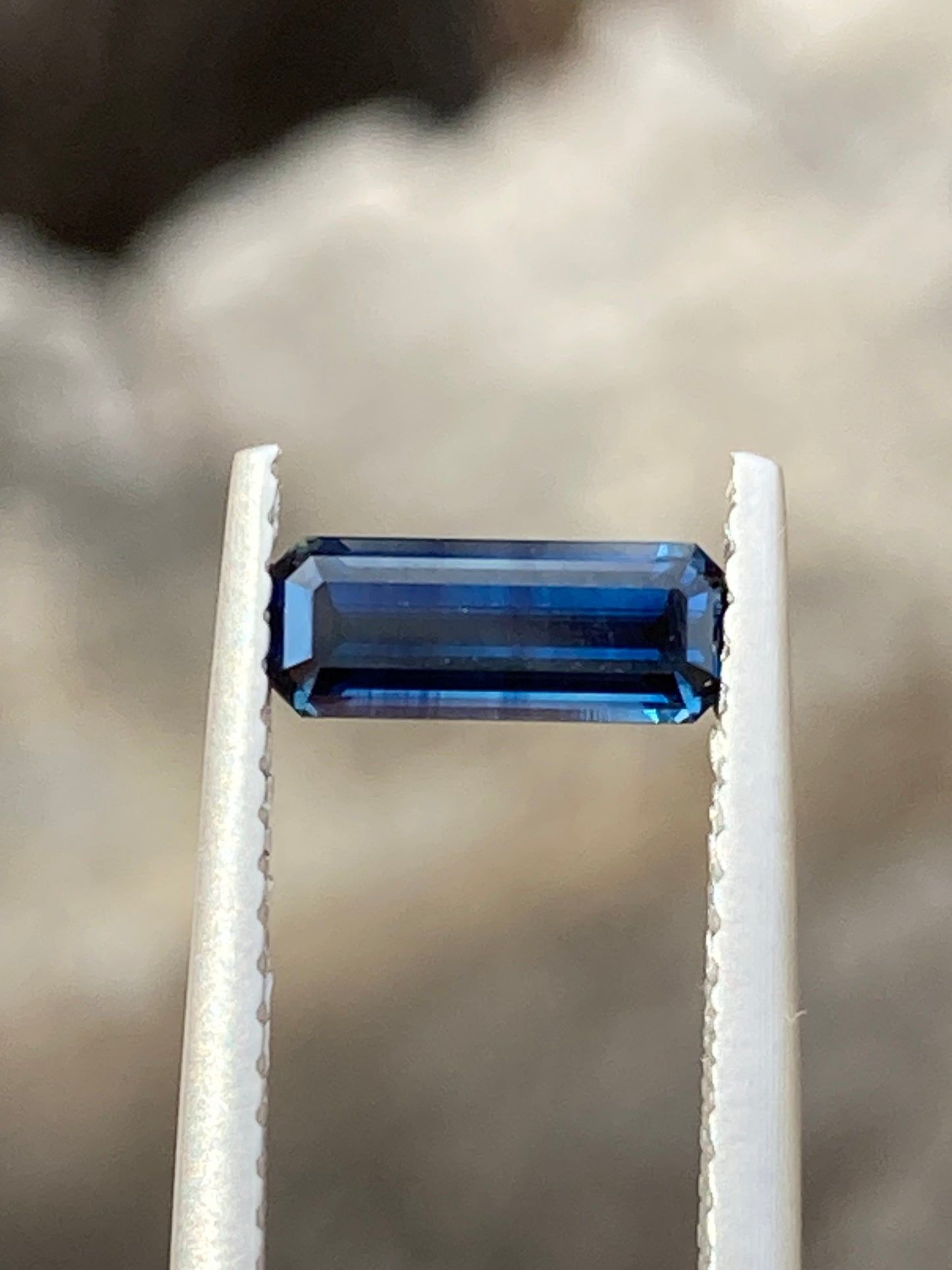 014- Dark Blue Australian Sapphire 0.83ct RECTANGLE CUT