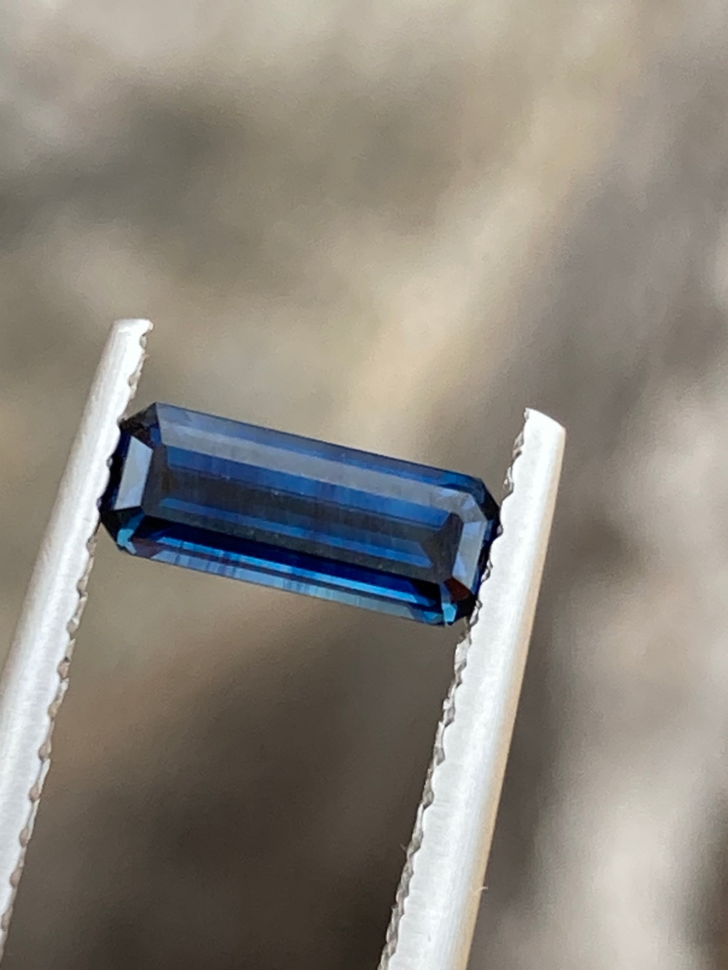 014- Dark Blue Australian Sapphire 0.83ct RECTANGLE CUT