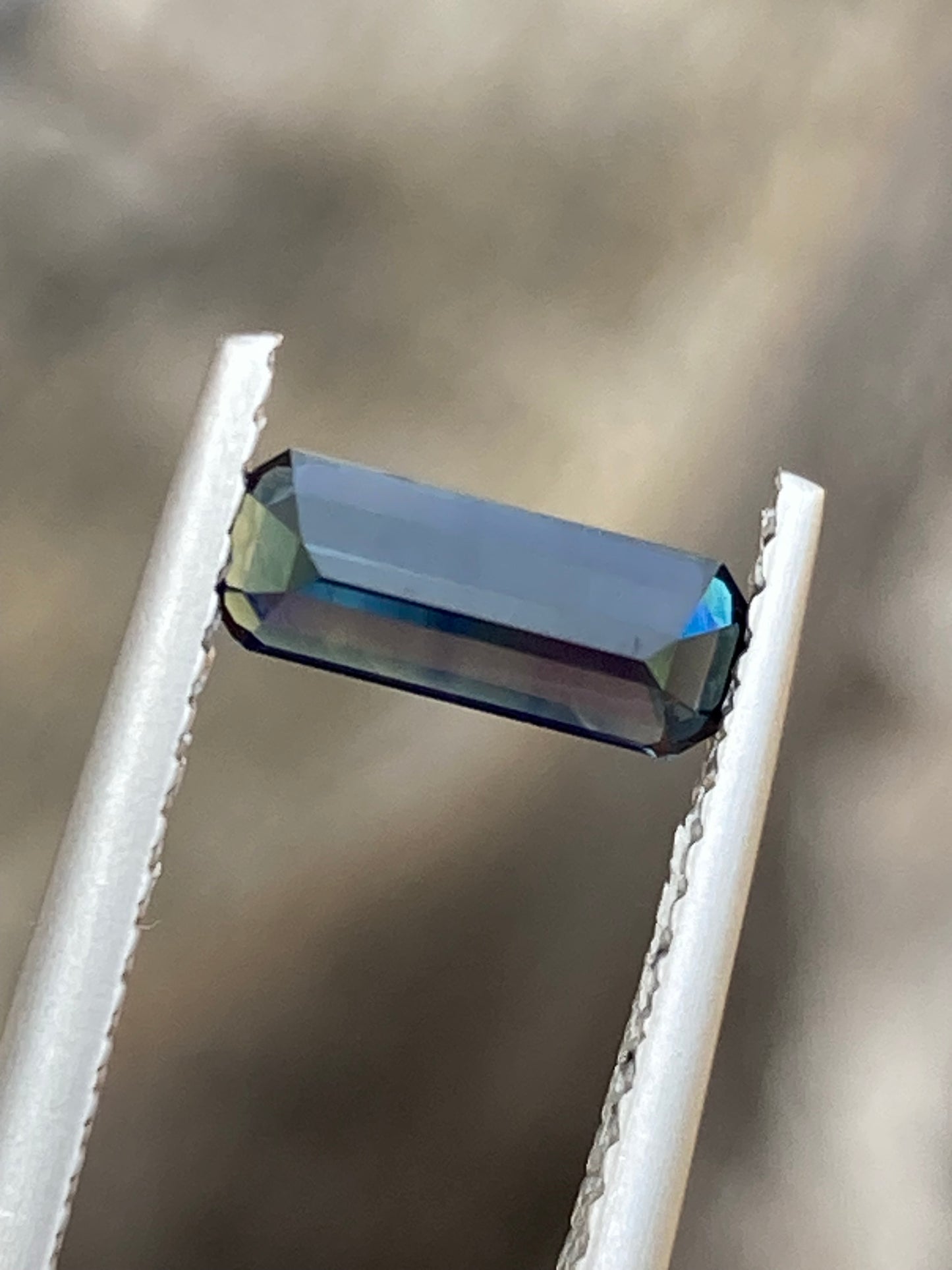 014- Dark Blue Australian Sapphire 0.83ct RECTANGLE CUT