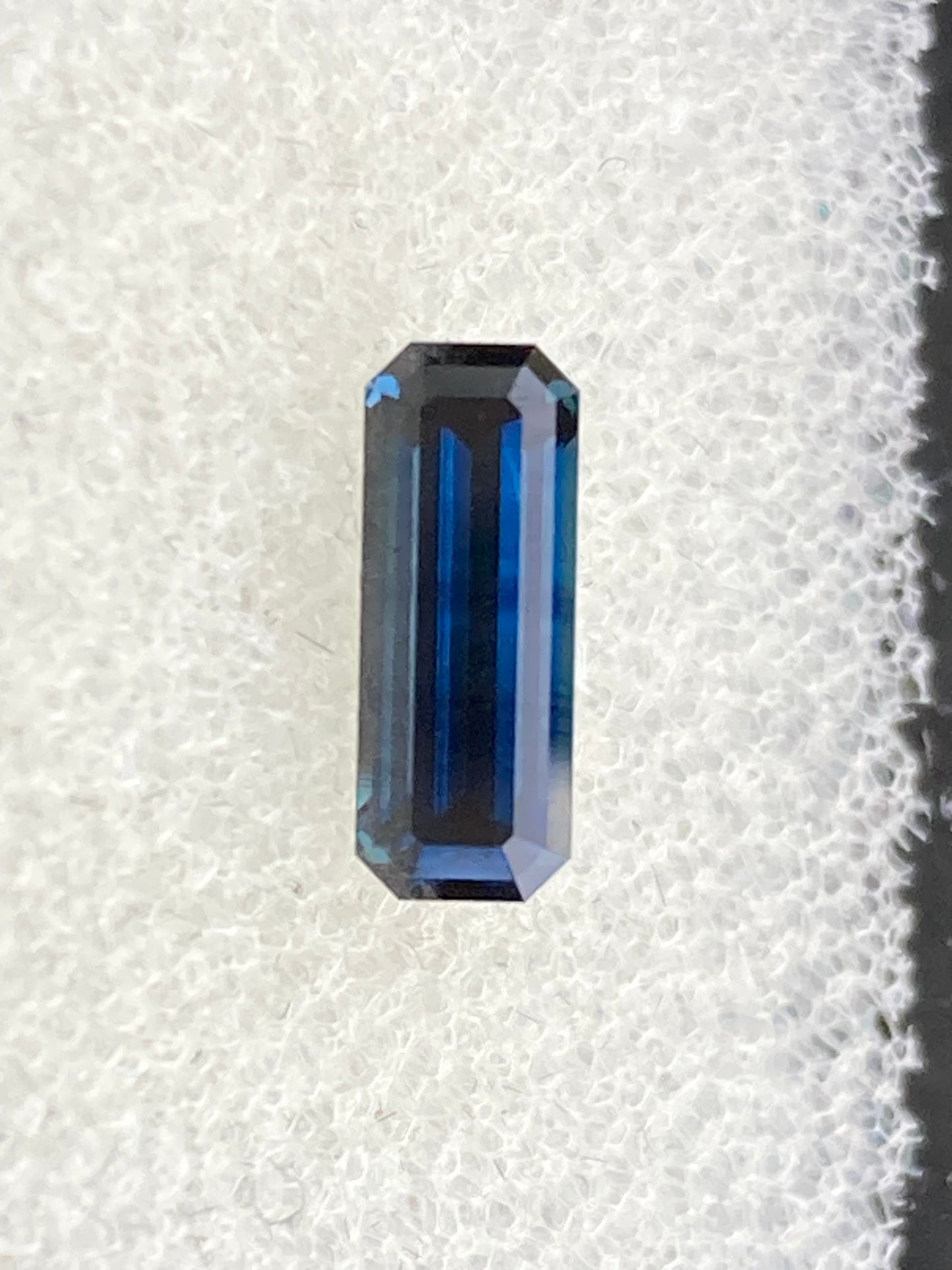 014- Dark Blue Australian Sapphire 0.83ct RECTANGLE CUT