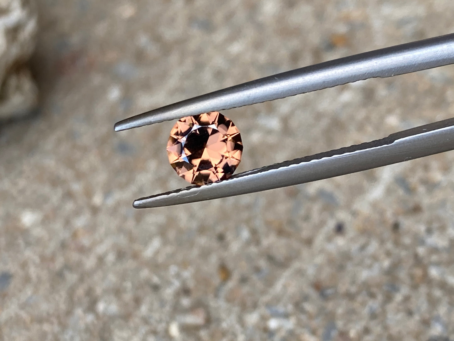 009- Orange ( beer bottle ) Natural Australian Zircon 1.15ct ROUND CUT