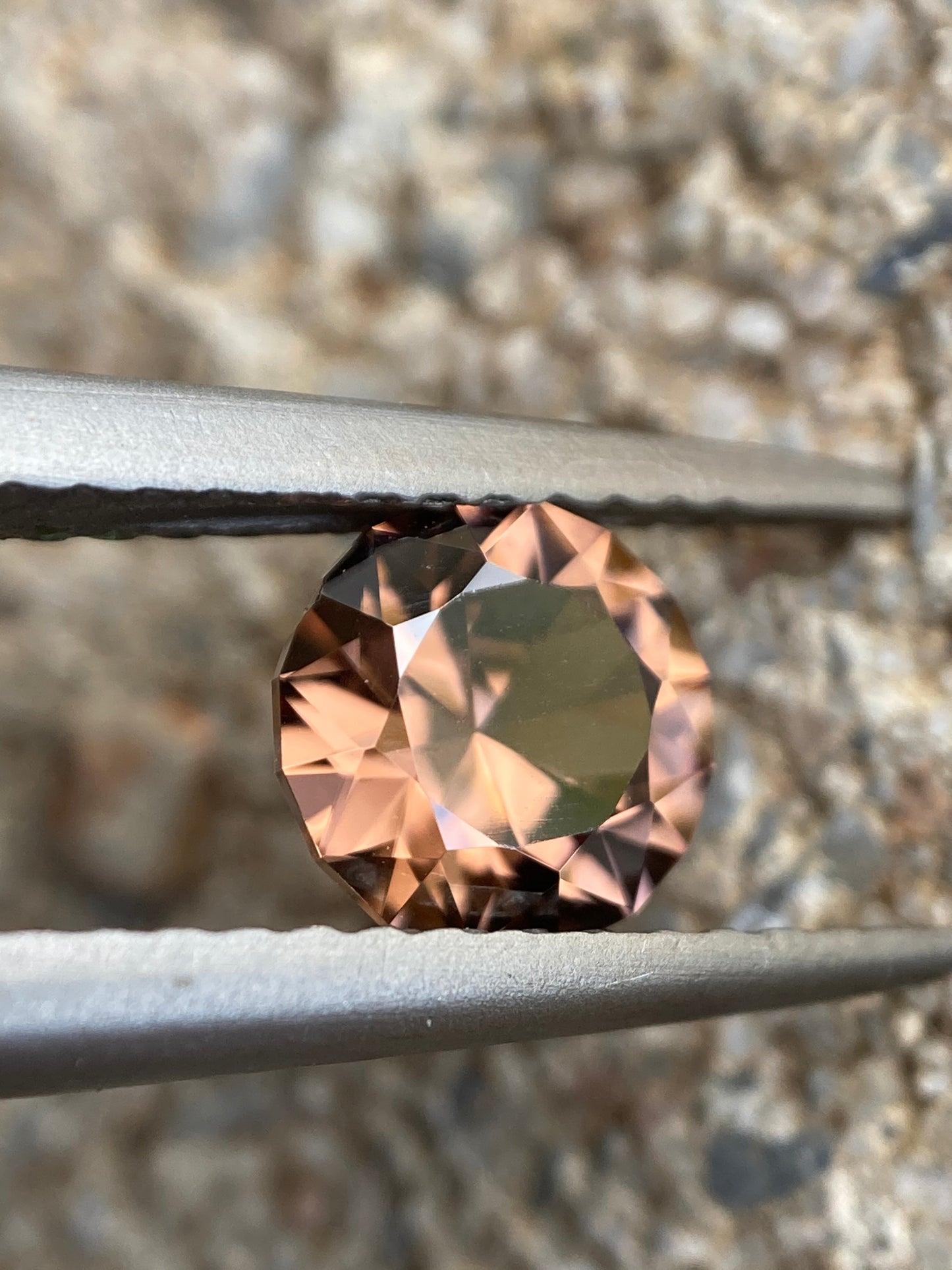 009- Orange ( beer bottle ) Natural Australian Zircon 1.15ct ROUND CUT