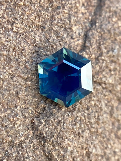 043- Silky Blue Australian Sapphire 0.67ct HEX CUT