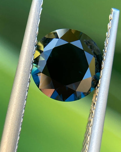 038- Dark Green Blue with Yellow edge - Australian Sapphire 1.64ct ROUND CUT