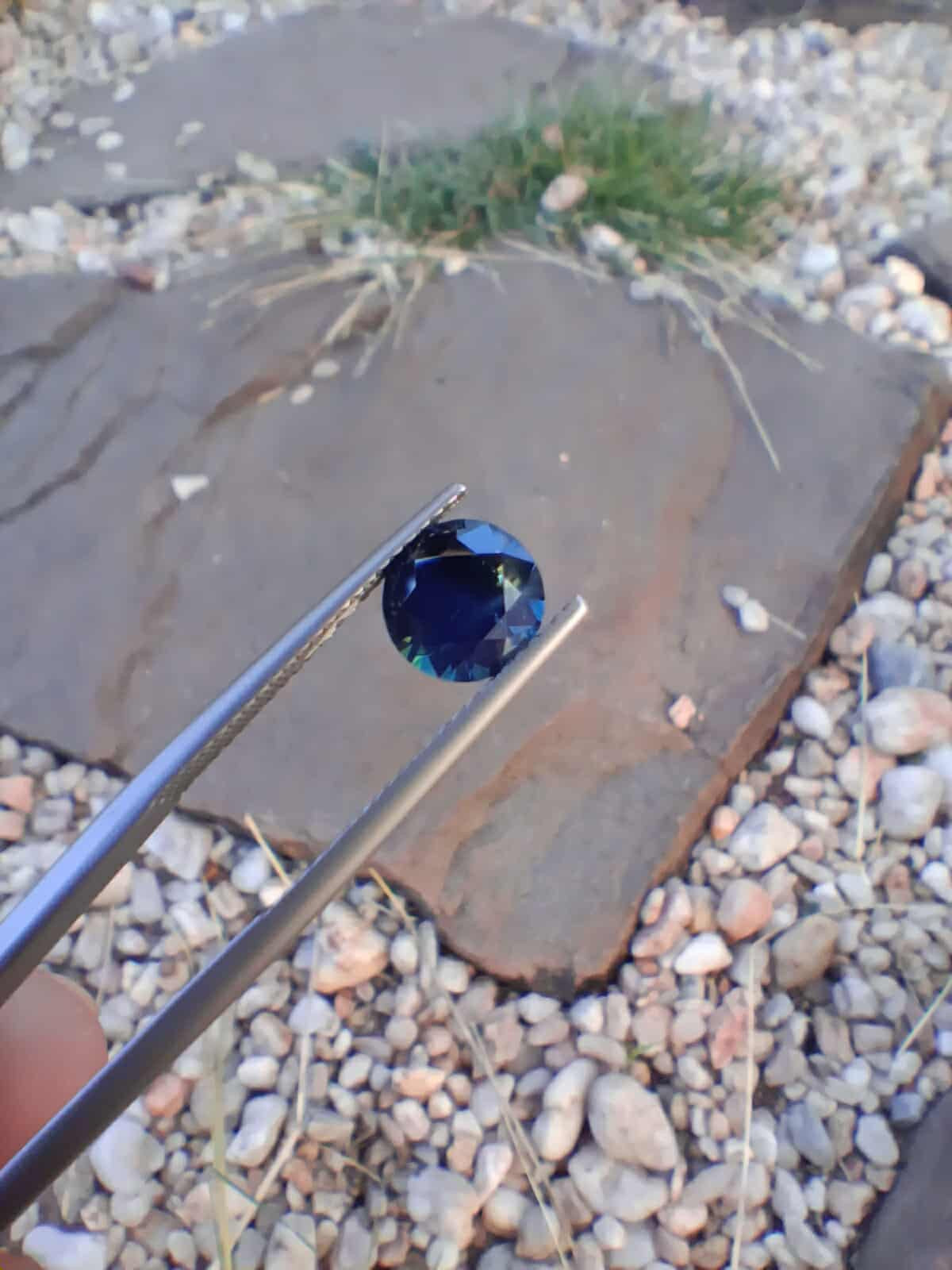 046- 1.92ct Australian Sapphire Blue Yellow Parti ROUND CUT