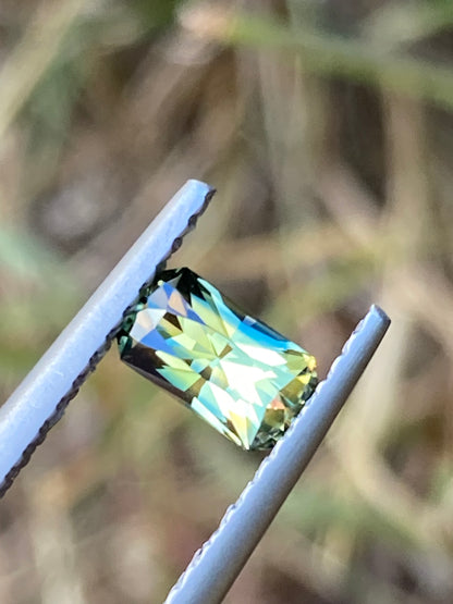 018- Bright Yellow Parti Australian Sapphire 0.6ct RECTANGLE CUT