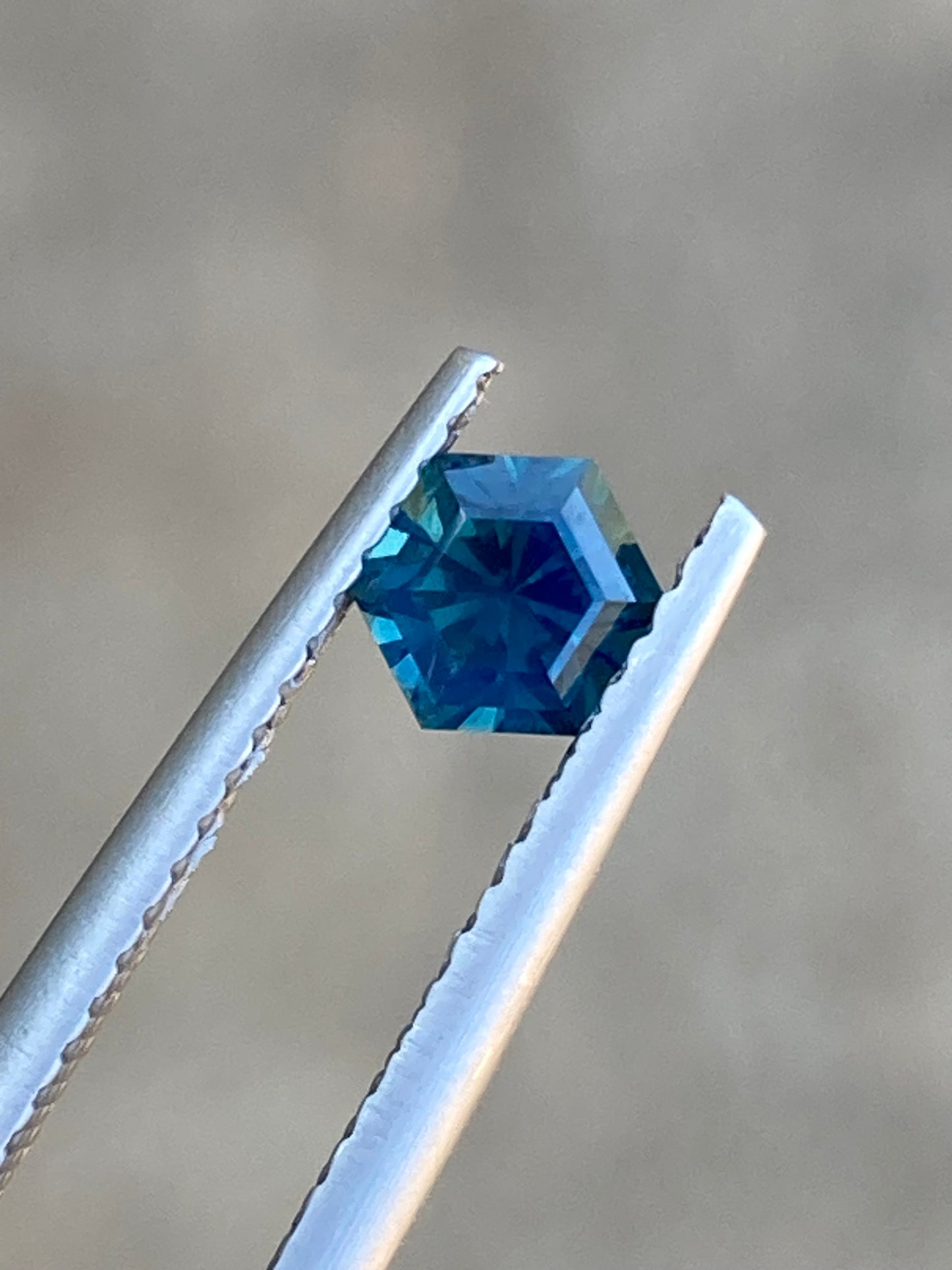 043- Silky Blue Australian Sapphire 0.67ct HEX CUT