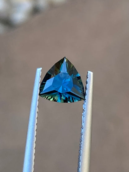 041- Parti Australian Sapphire 1.12ct TRILLION CUT