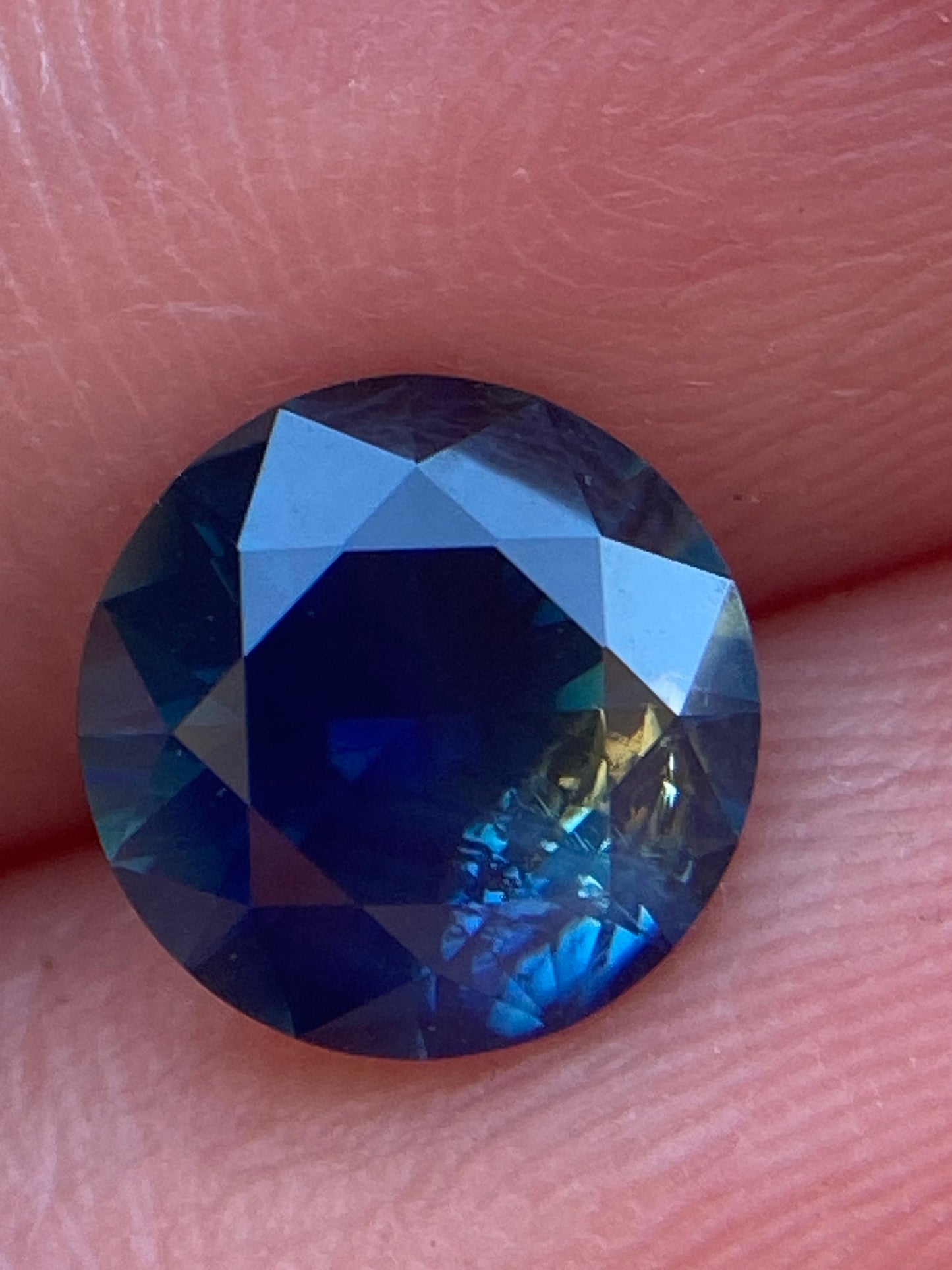 046- 1.92ct Australian Sapphire Blue Yellow Parti ROUND CUT