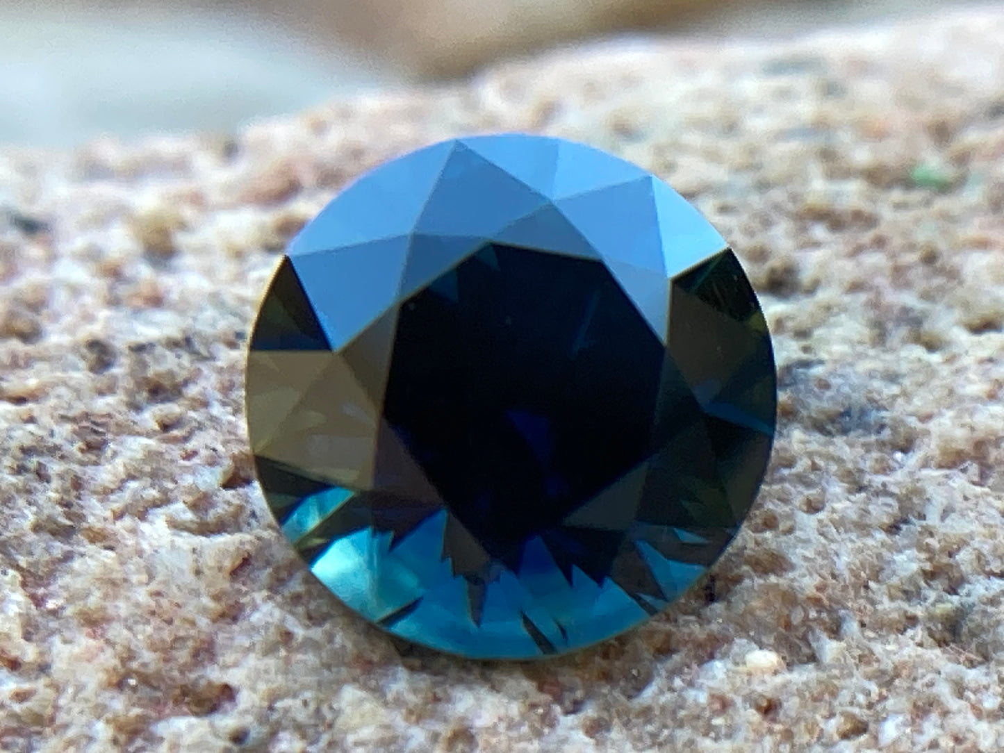 058- 1.67ct Dark Blue Australian Sapphire Round CUT Engagement stone