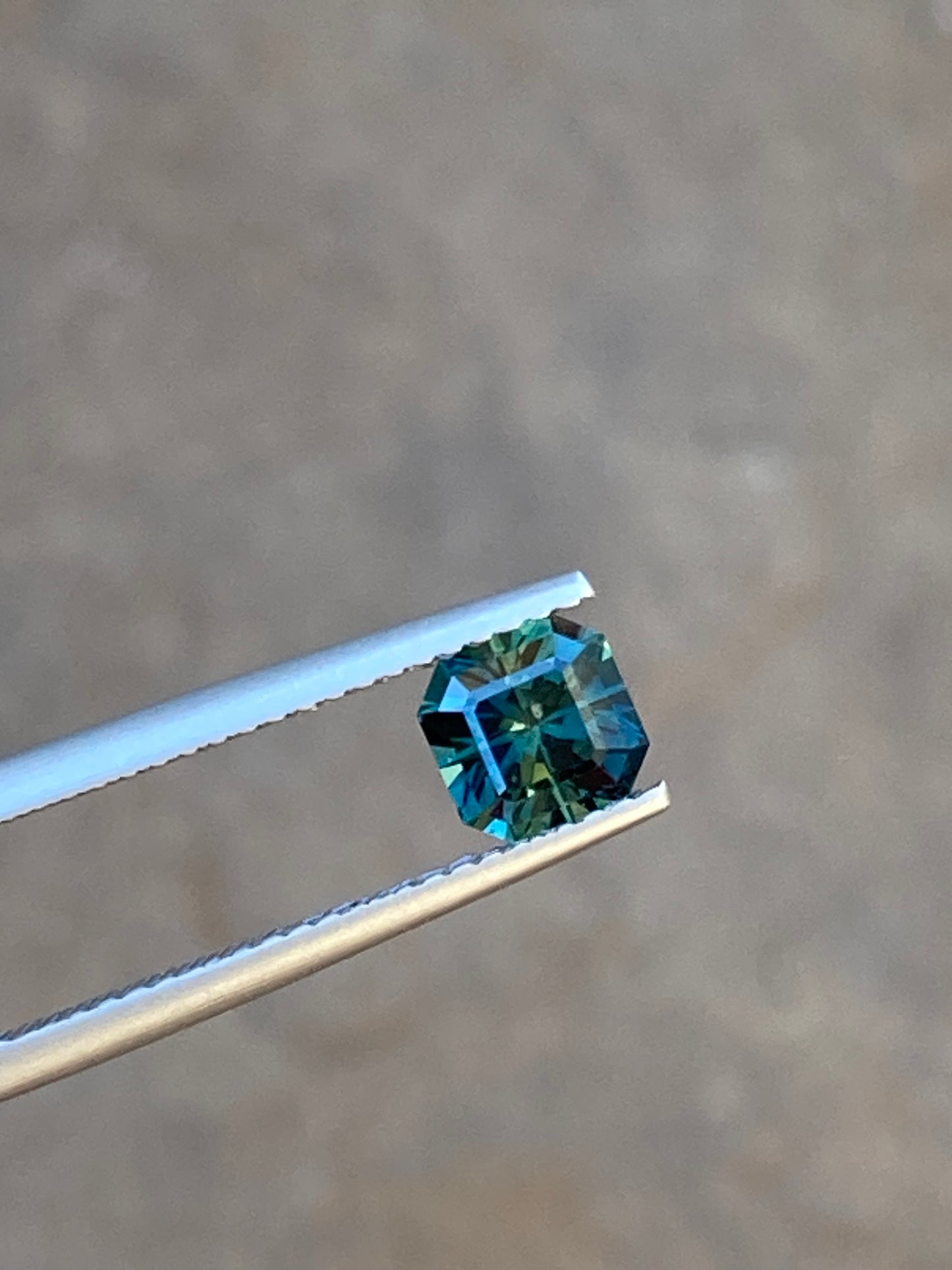 042- SQUARE CUT Parti Australian Sapphire 1.14ct