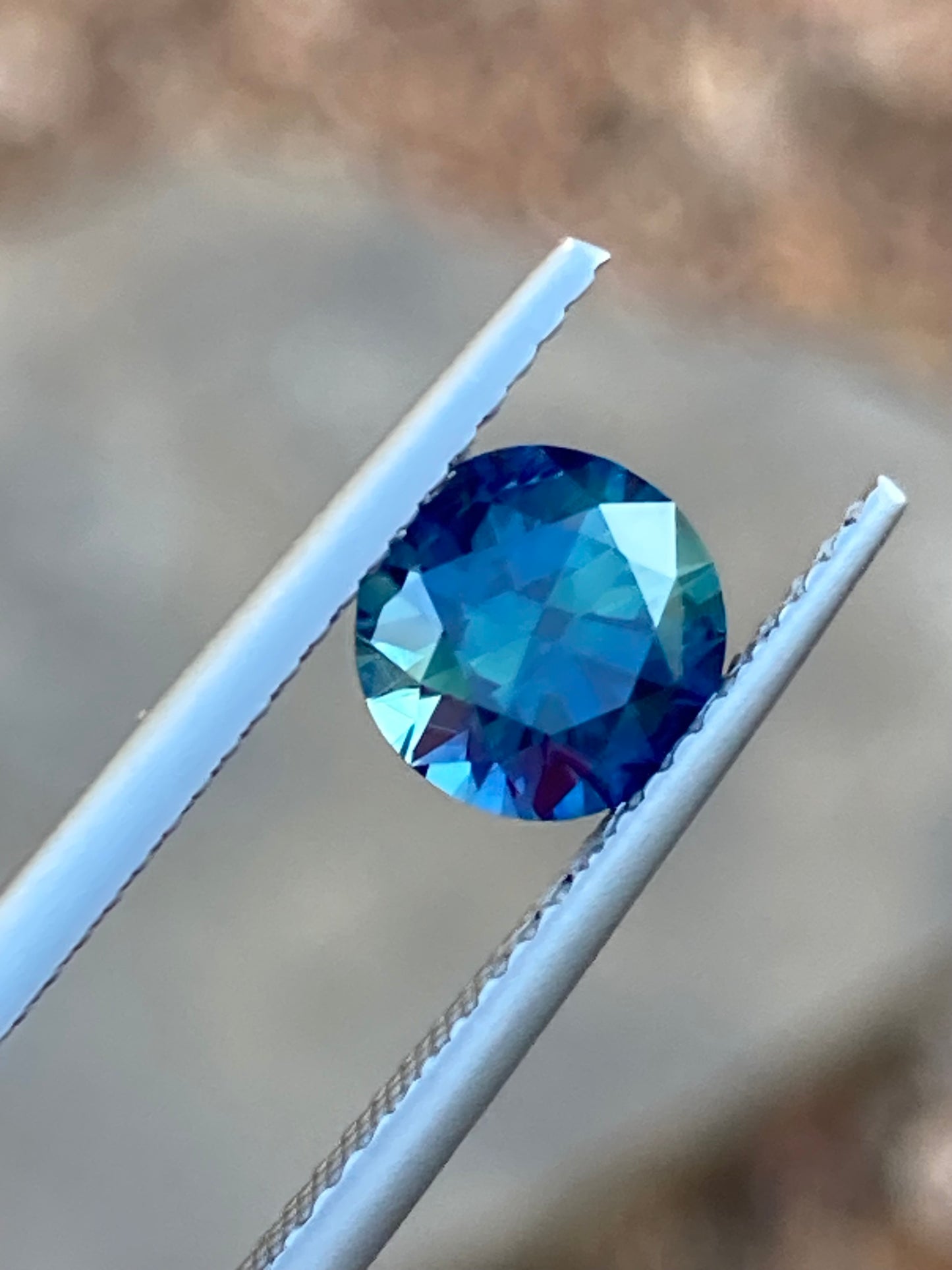 039- Steel Teal Australian Sapphire 1.45ct ROUND CUT