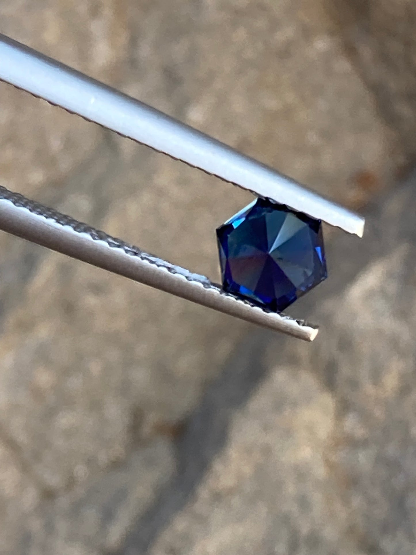 044- Nice Blue Australian Sapphire 0.73ct HEX CUT