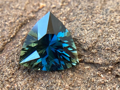 041- Parti Australian Sapphire 1.12ct TRILLION CUT