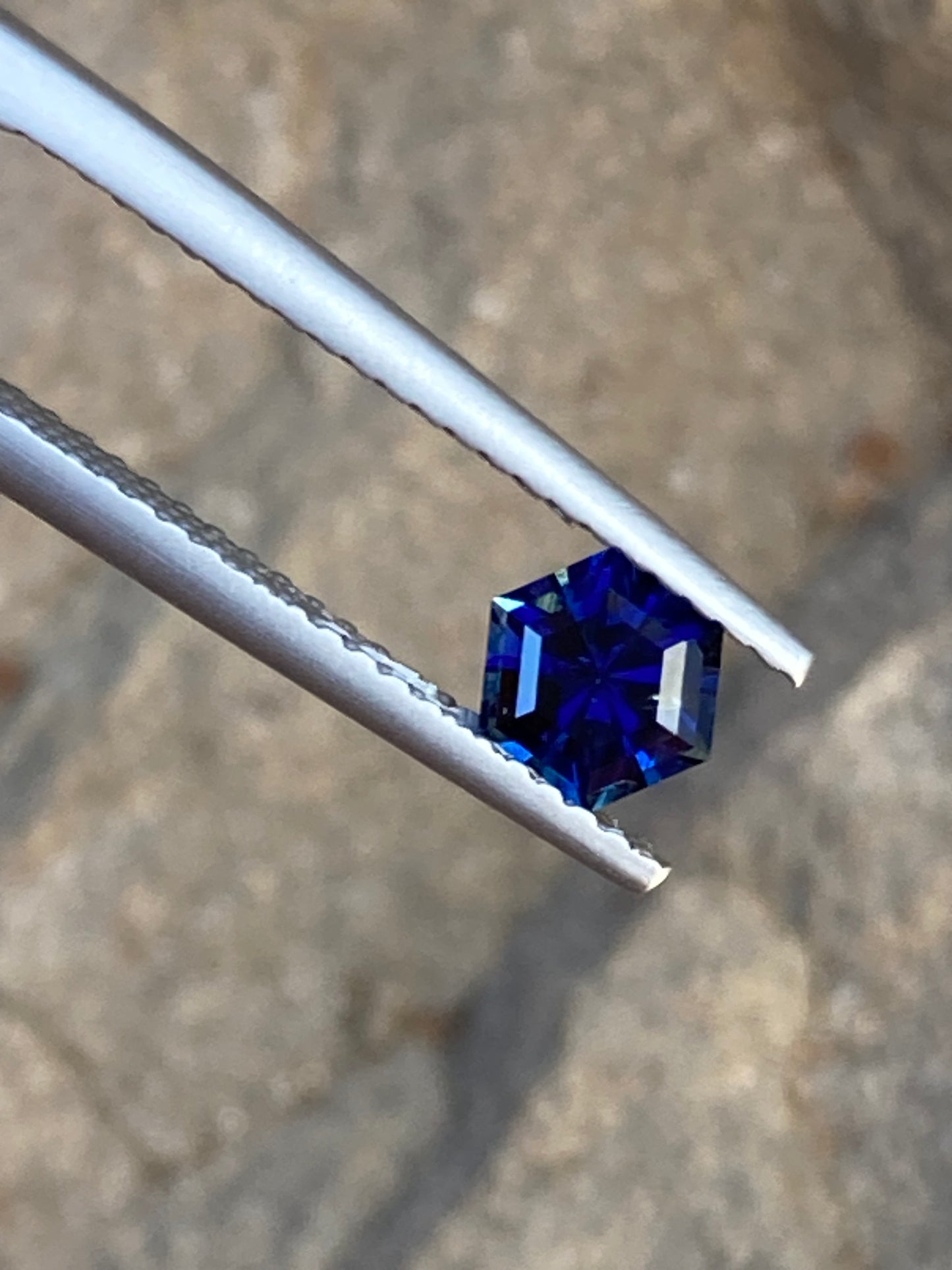 044- Nice Blue Australian Sapphire 0.73ct HEX CUT