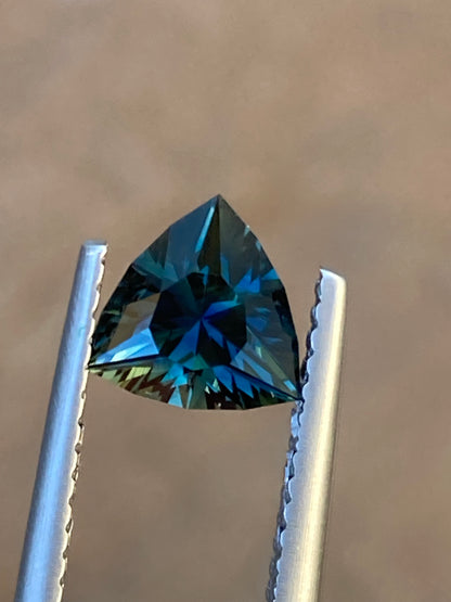 041- Parti Australian Sapphire 1.12ct TRILLION CUT