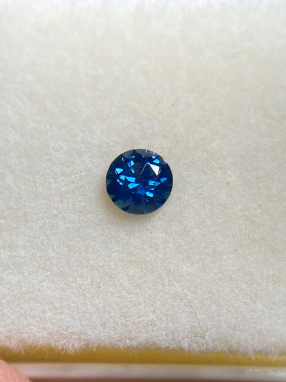 065- Blue Australian Sapphire 0.37ct Round CUT