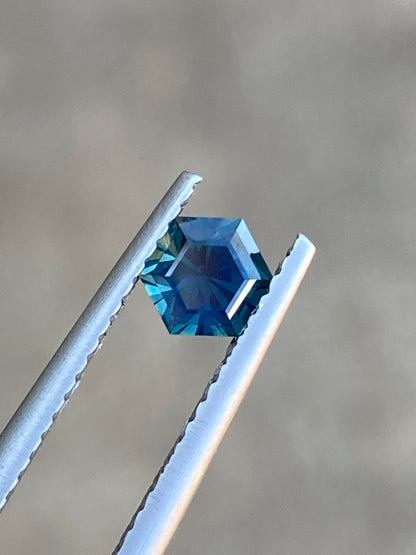 043- Silky Blue Australian Sapphire 0.67ct HEX CUT