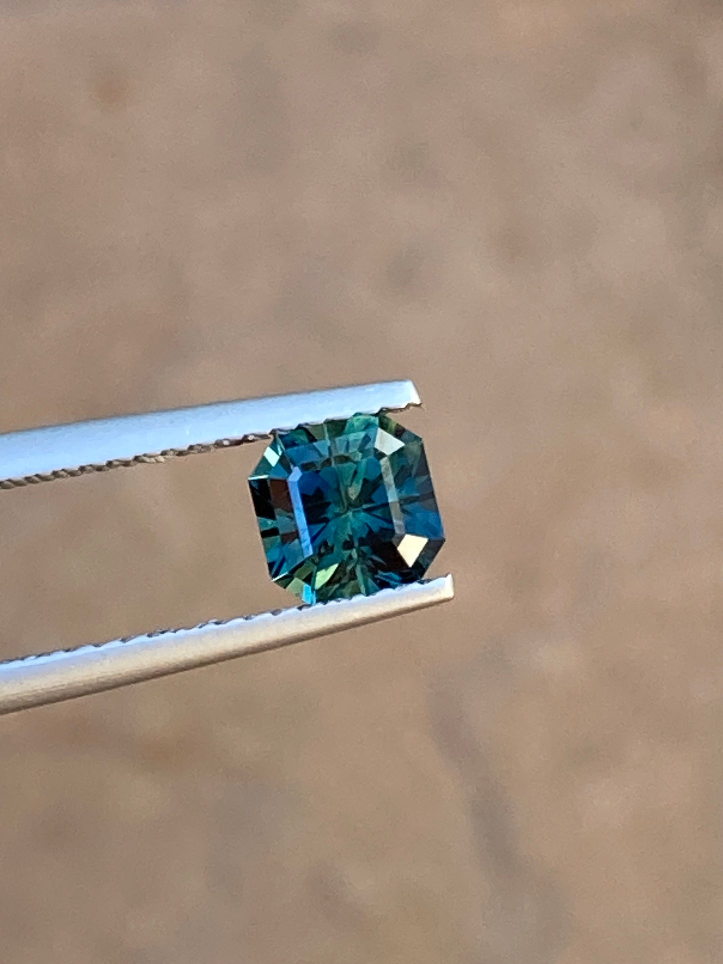 042- SQUARE CUT Parti Australian Sapphire 1.14ct