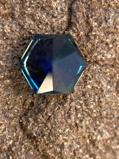 043- Silky Blue Australian Sapphire 0.67ct HEX CUT