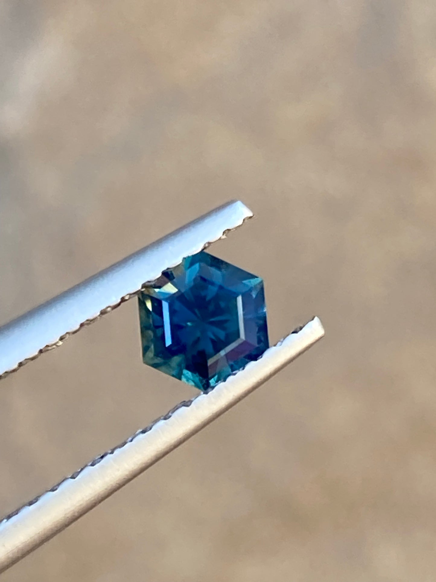 043- Silky Blue Australian Sapphire 0.67ct HEX CUT