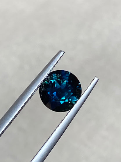 058- 1.67ct Dark Blue Australian Sapphire Round CUT Engagement stone