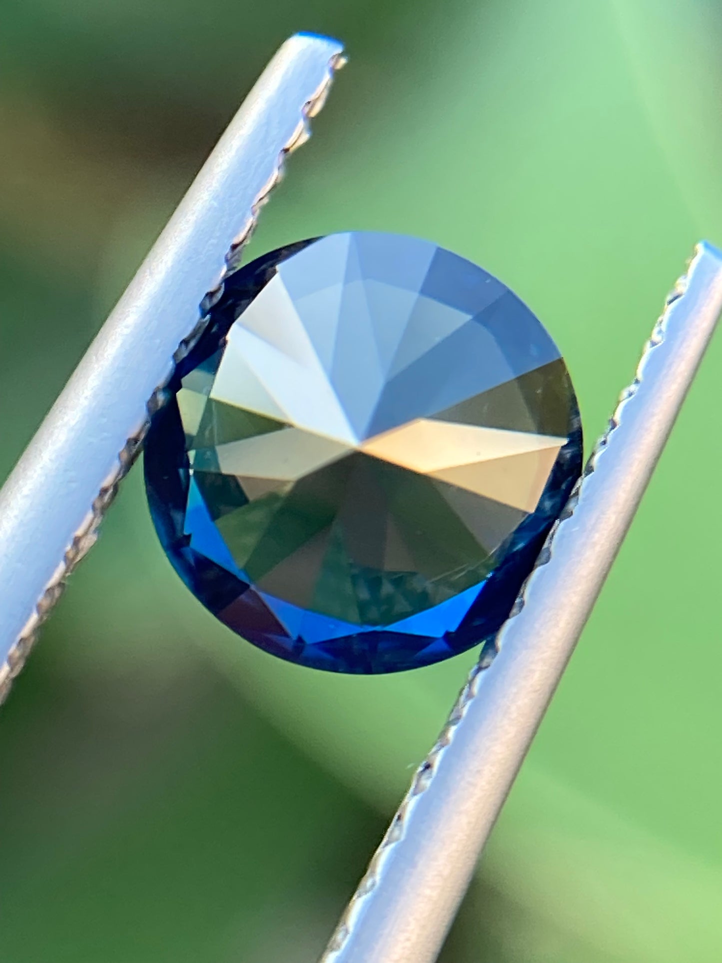 039- Steel Teal Australian Sapphire 1.45ct ROUND CUT