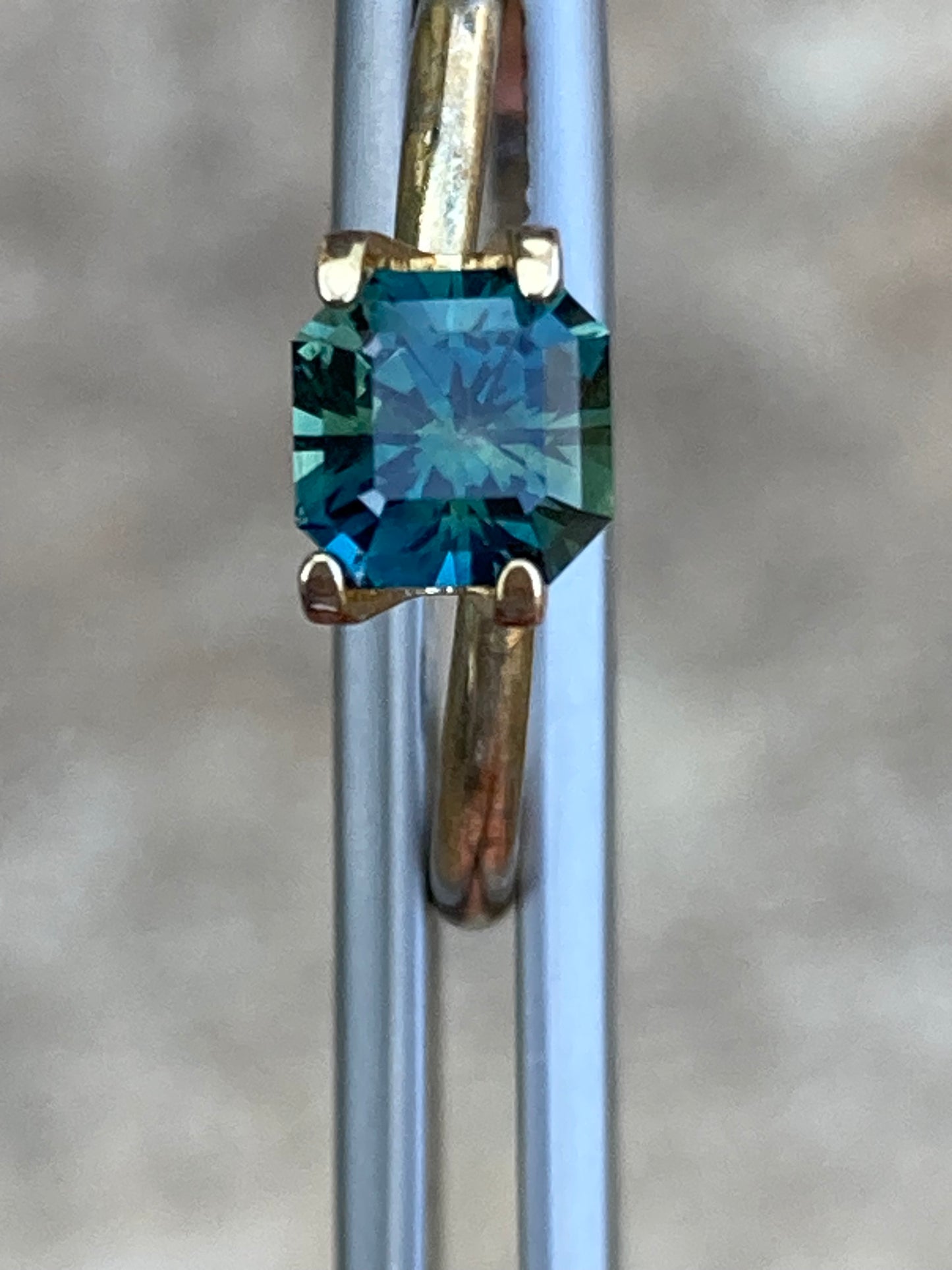 042- SQUARE CUT Parti Australian Sapphire 1.14ct