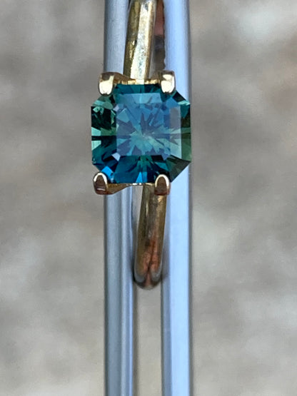 042- SQUARE CUT Parti Australian Sapphire 1.14ct