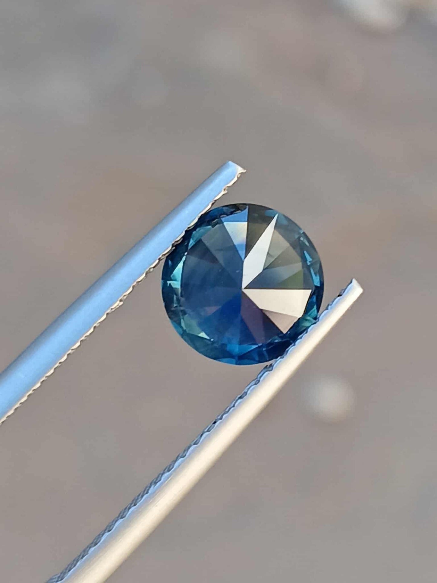 046- 1.92ct Australian Sapphire Blue Yellow Parti ROUND CUT