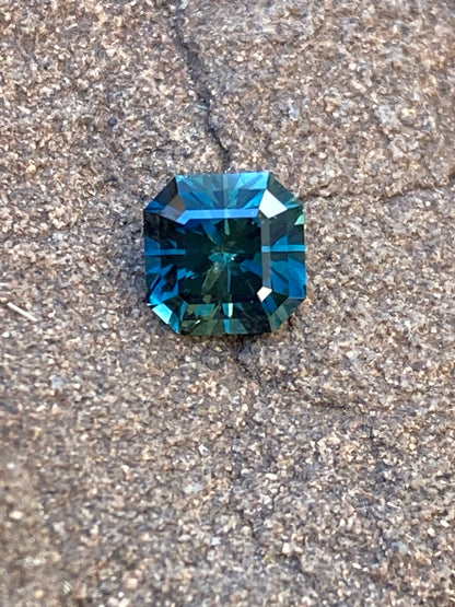 042- SQUARE CUT Parti Australian Sapphire 1.14ct