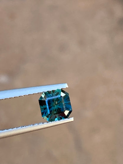 042- SQUARE CUT Parti Australian Sapphire 1.14ct