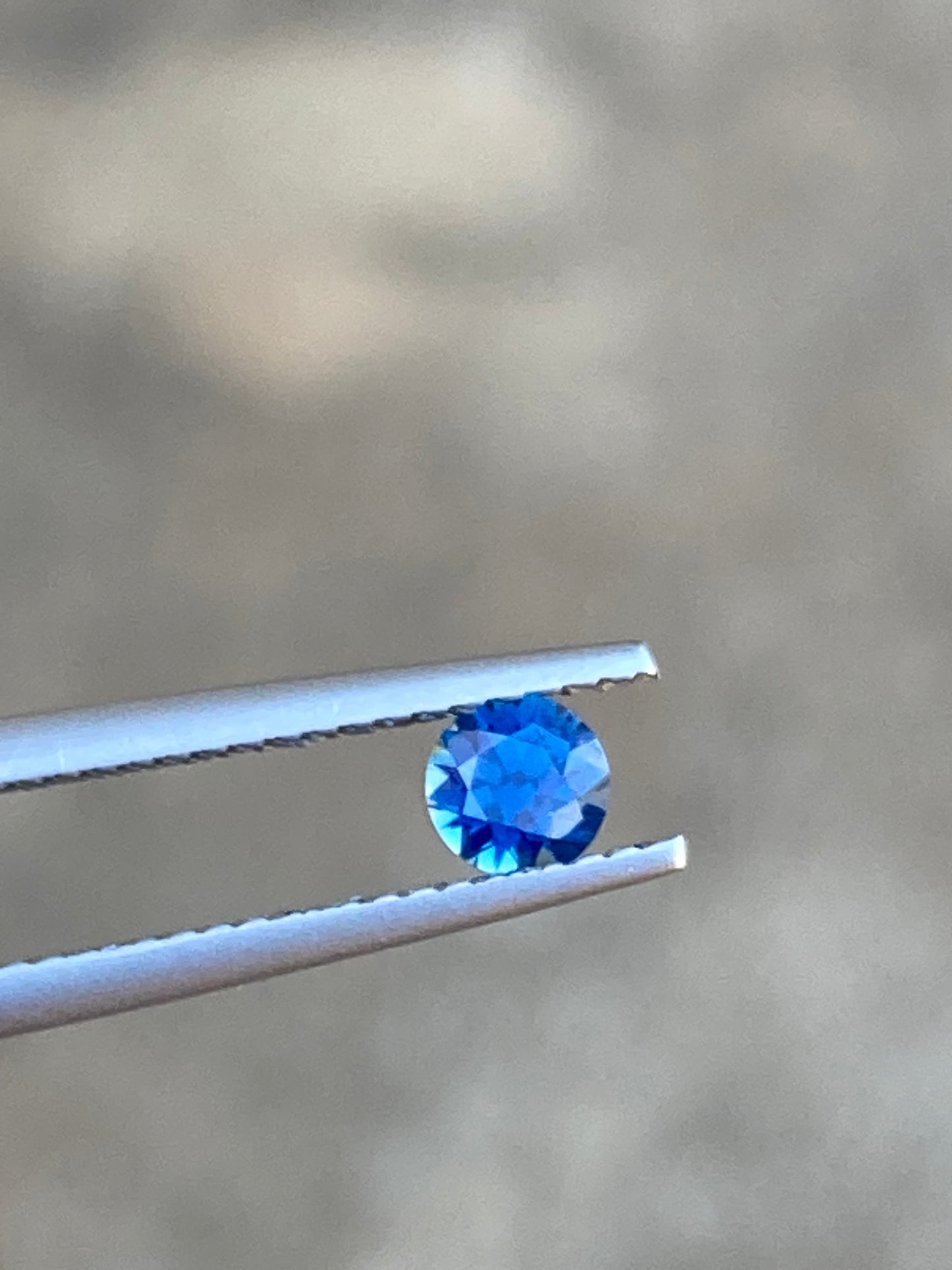 065- Blue Australian Sapphire 0.37ct Round CUT