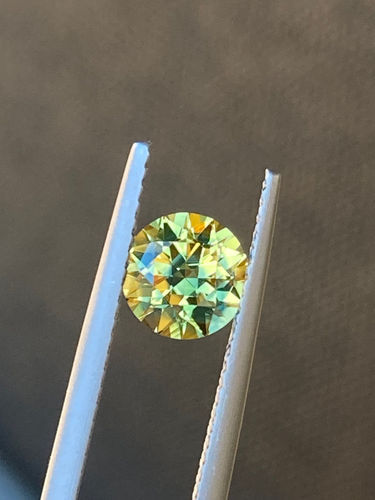 036- Yellow Parti Australian Sapphire 1.3ct ROUND CUT