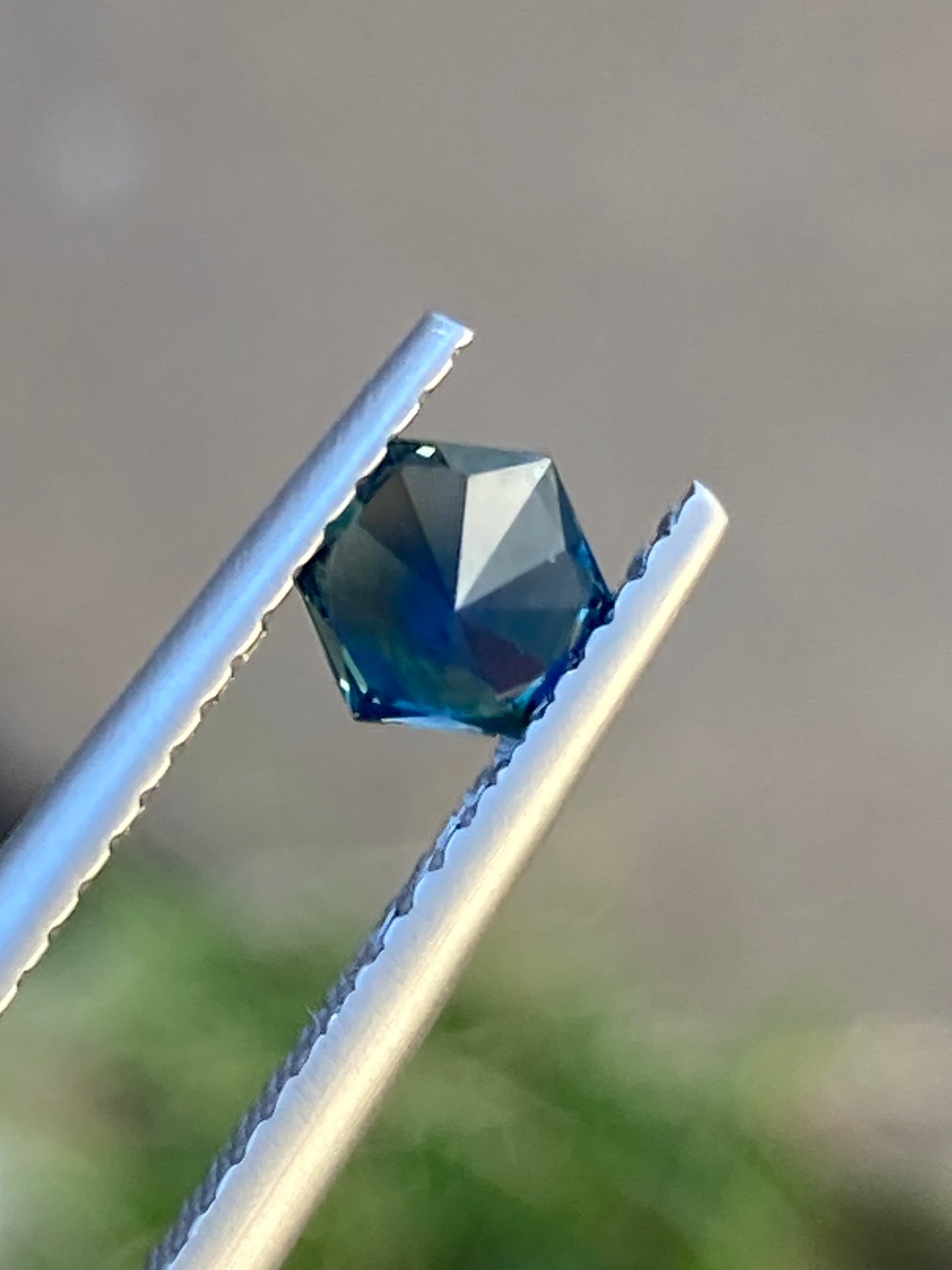 043- Silky Blue Australian Sapphire 0.67ct HEX CUT