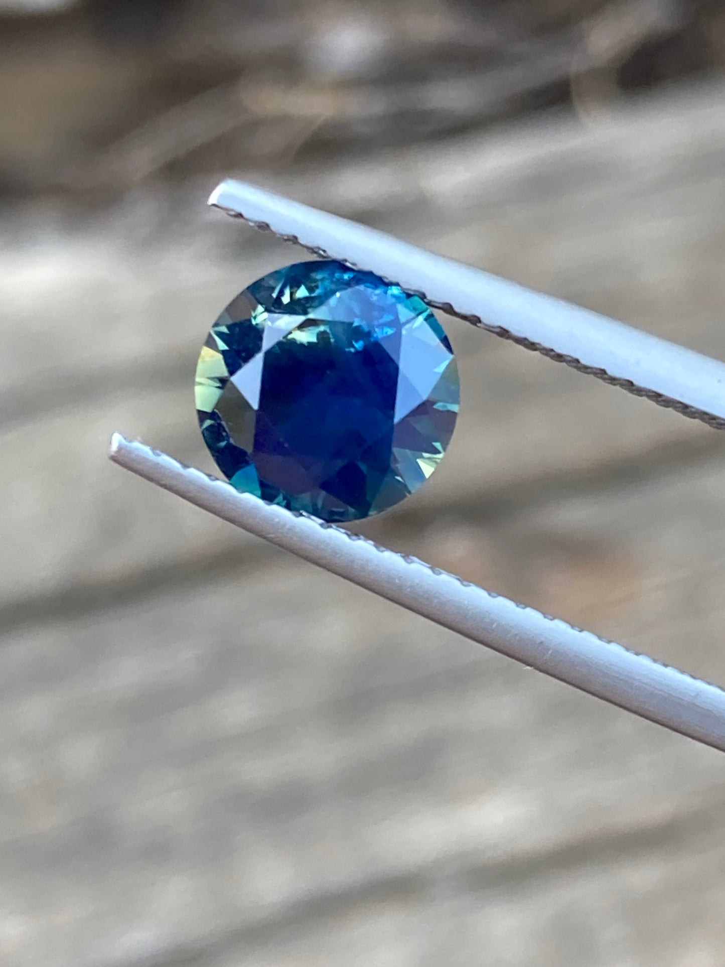 046- 1.92ct Australian Sapphire Blue Yellow Parti ROUND CUT