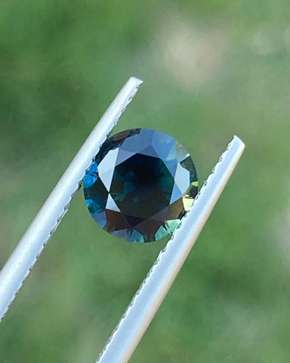 038- Dark Green Blue with Yellow edge - Australian Sapphire 1.64ct ROUND CUT