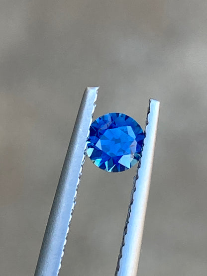 065- Blue Australian Sapphire 0.37ct Round CUT