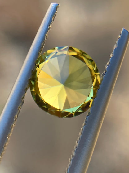 036- Yellow Parti Australian Sapphire 1.3ct ROUND CUT