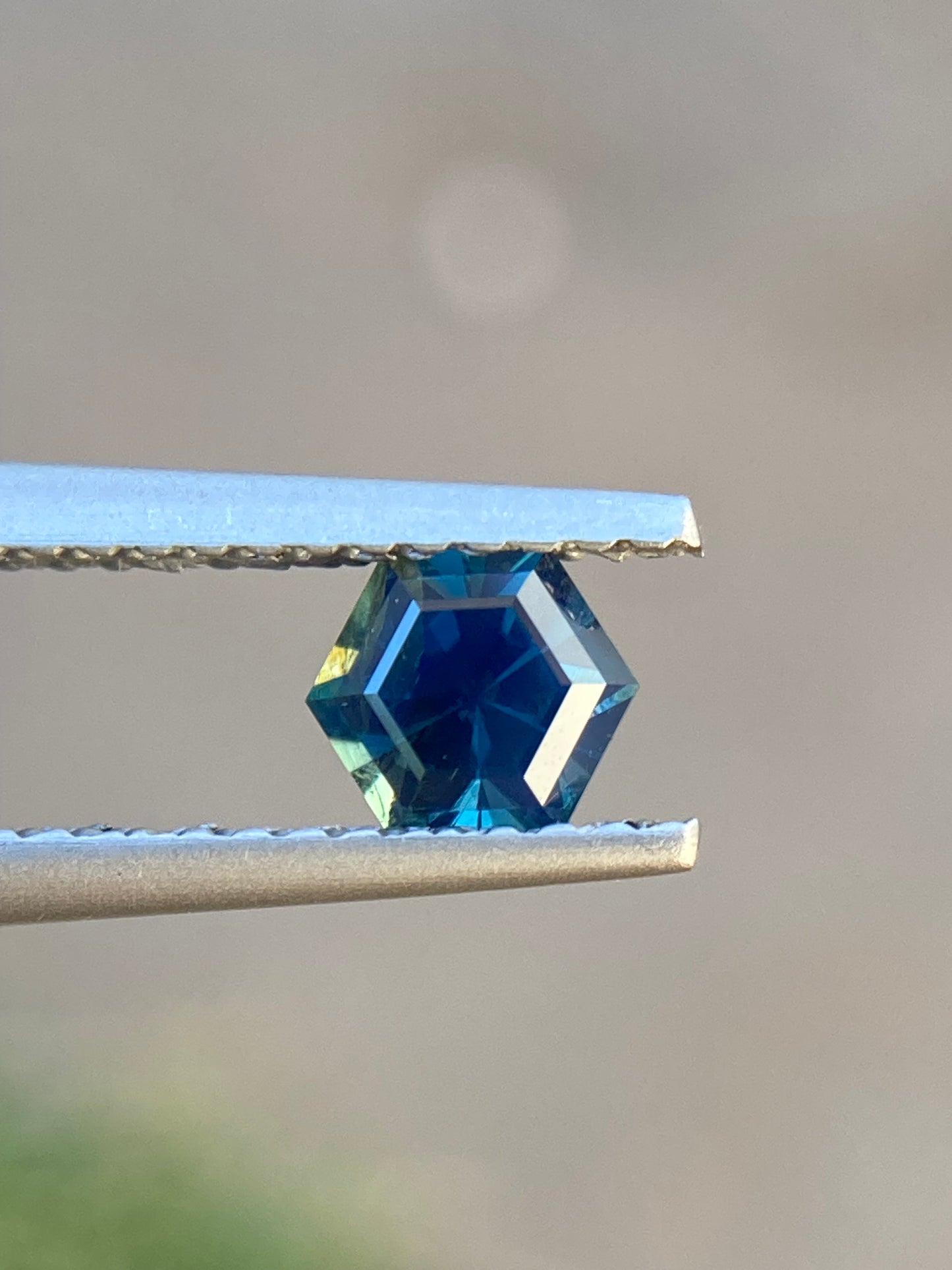 043- Silky Blue Australian Sapphire 0.67ct HEX CUT