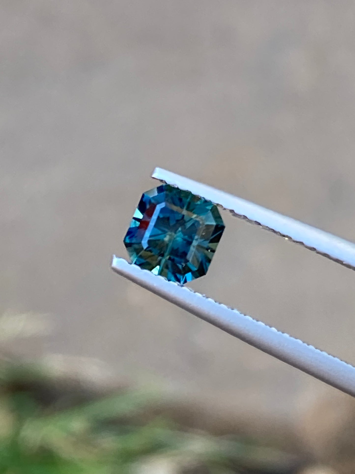 042- SQUARE CUT Parti Australian Sapphire 1.14ct